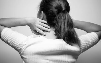 Latigazo cervical, ¿Qué es, por qué duele tanto y cómo lo tratamos en nuestro centro?